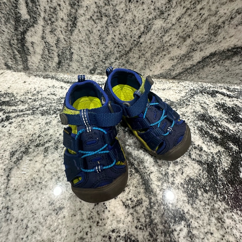 Keen H2 sandals Toddler 5T